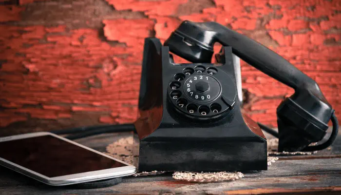 A Guide to SIP Trunking vs PRI: Pros and Cons, Benefits & TCO Breakdown